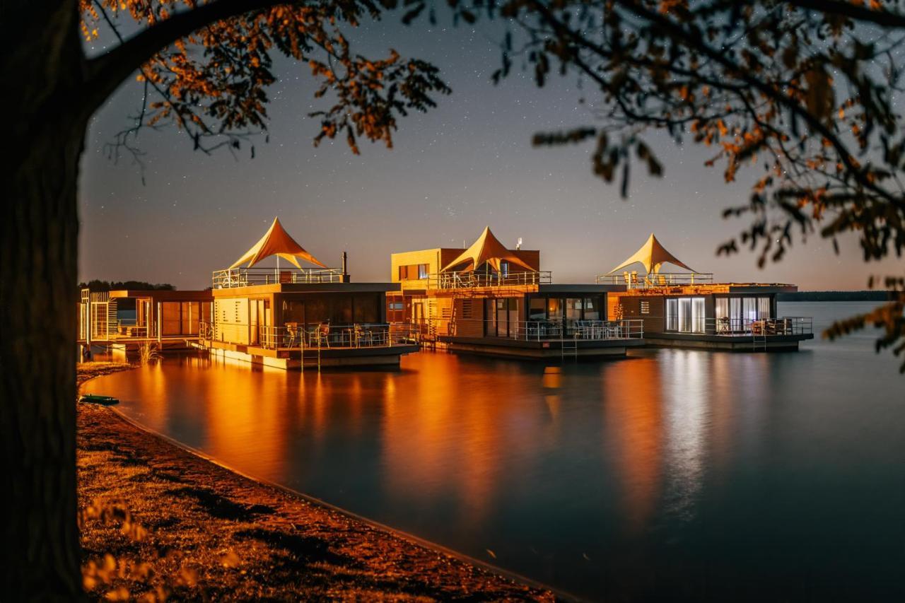 Schwimmende Ferienhaeuser Auf Dem See - Spreewald Vetschau Exteriör bild